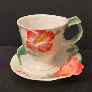 Alii Hawaiian Porcelain Teacup & Saucer Set Molded Hibiscus